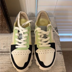 Stylish Women's Sneakers in Black and Cream